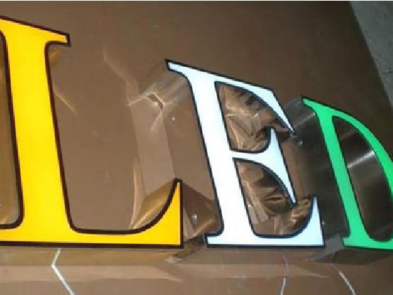 横州介绍LED招牌的基础知识。