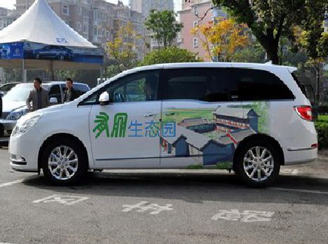 横州户外车贴喷绘如何保持效果?